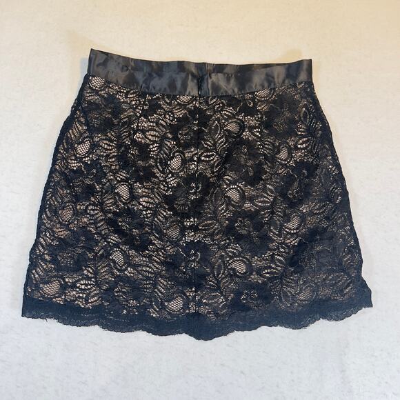 French Connection A-Line Micro-Mini Skirt Lace Woman 6 Black Lace Beige Lining - Picture 10 of 14